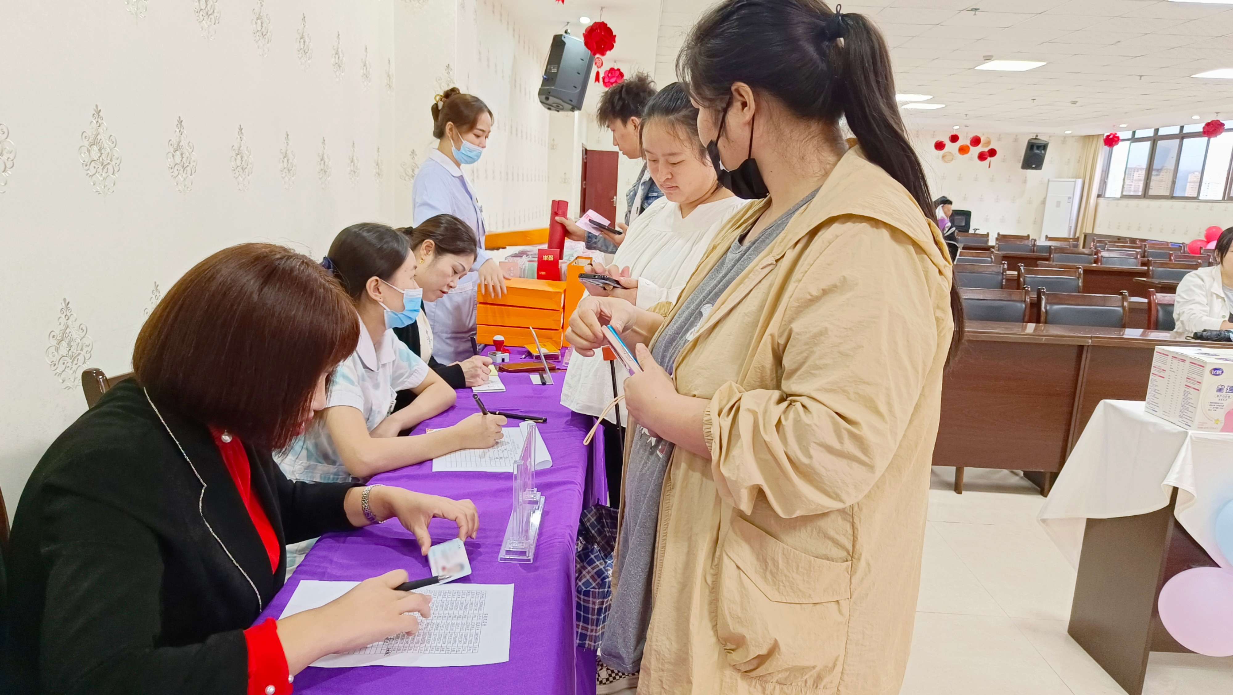 双节共庆！达州复康医院妇产科开展“庆华诞 迎满月”活动